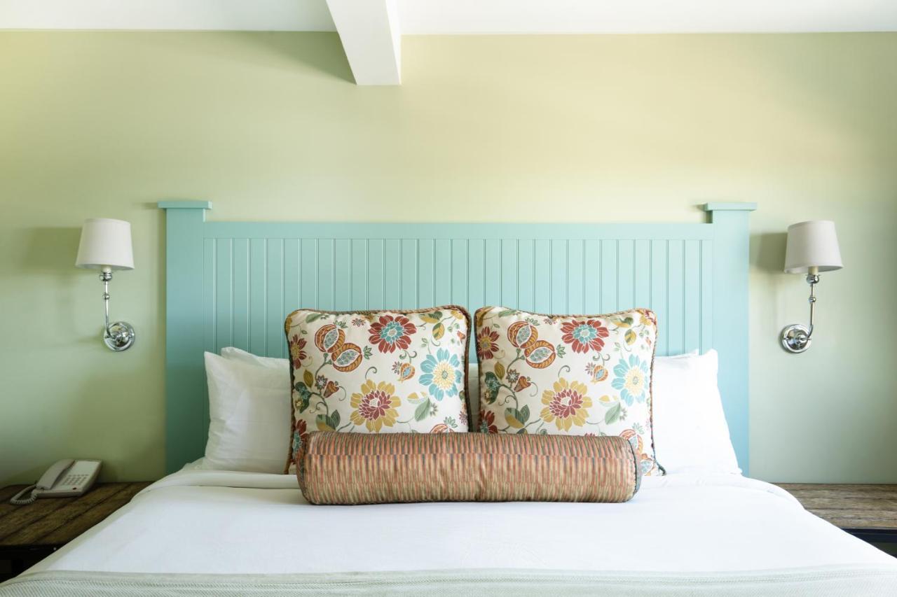 Colonial Inn Огънкуит Екстериор снимка