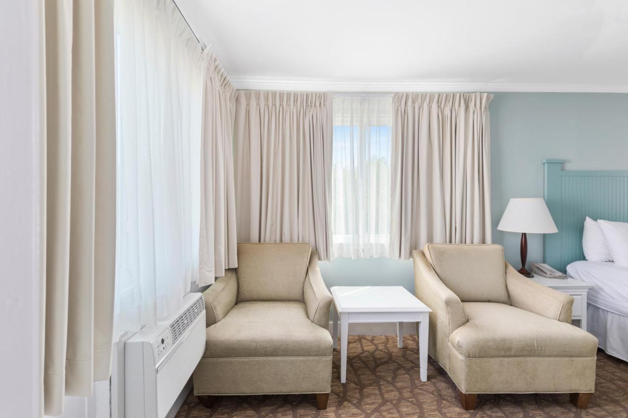 Colonial Inn Огънкуит Екстериор снимка